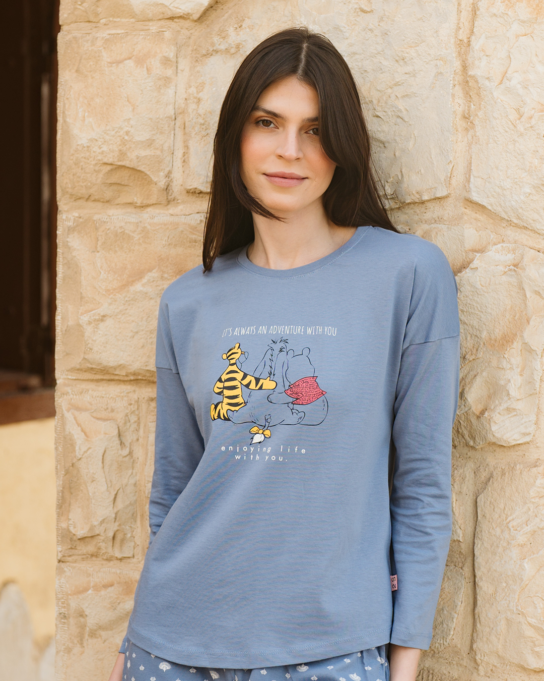 Pooh and family بيجاما حريمي كتف ساقط