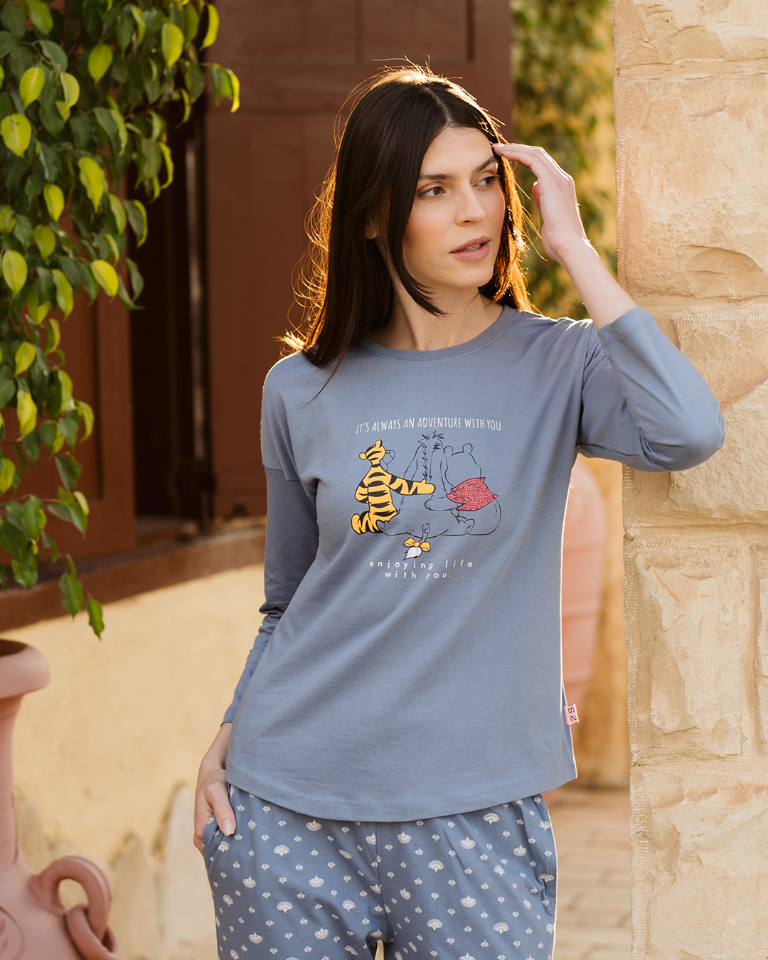Pooh and family بيجاما حريمي كتف ساقط