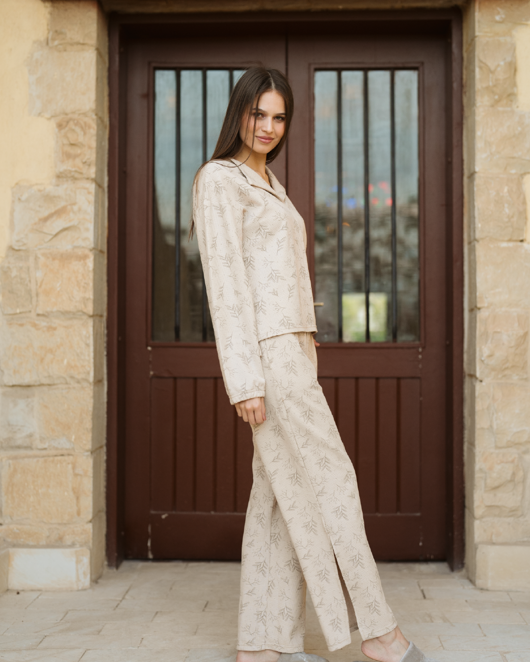 Spring vibes بيجاما حريمي بكم طويل و بنطلون بفتحه من الجنب