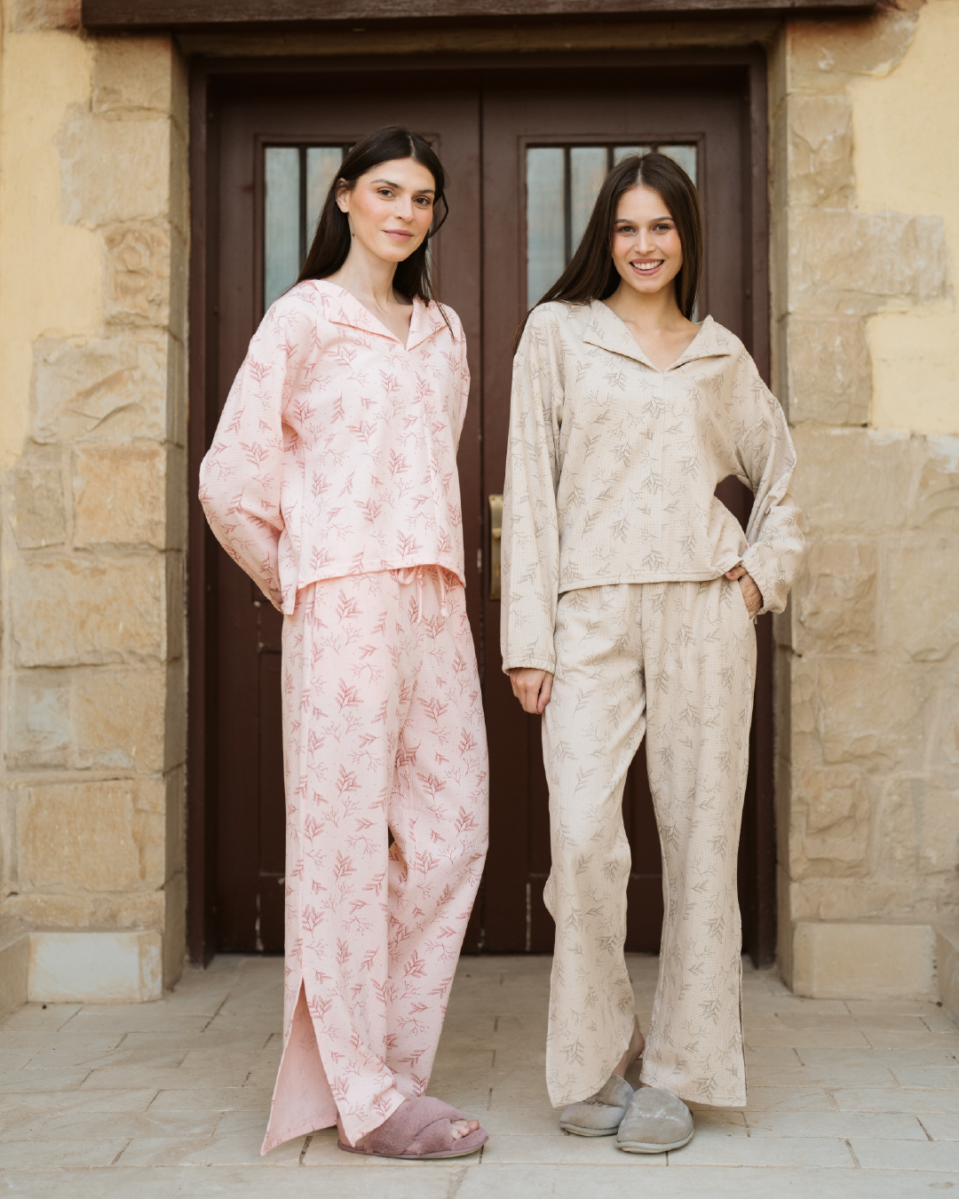 Spring vibes بيجاما حريمي بكم طويل و بنطلون بفتحه من الجنب