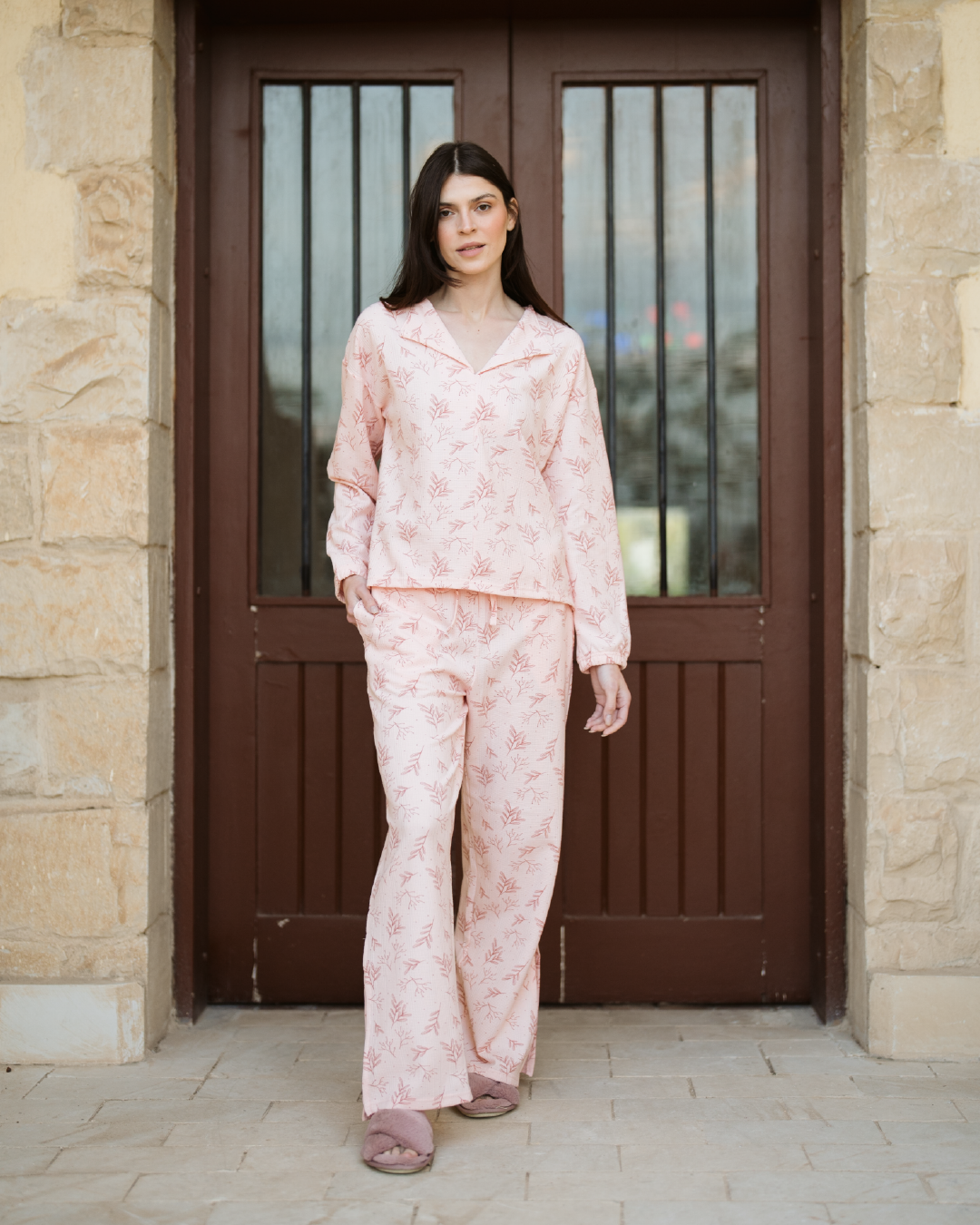 Spring vibes بيجاما حريمي بكم طويل و بنطلون بفتحه من الجنب