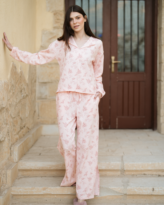 Spring vibes بيجاما حريمي بكم طويل و بنطلون بفتحه من الجنب