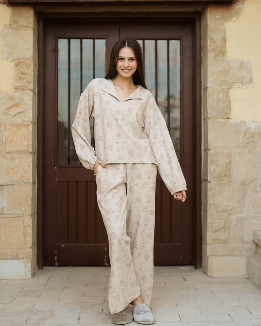 Spring vibes بيجاما حريمي بكم طويل و بنطلون بفتحه من الجنب
